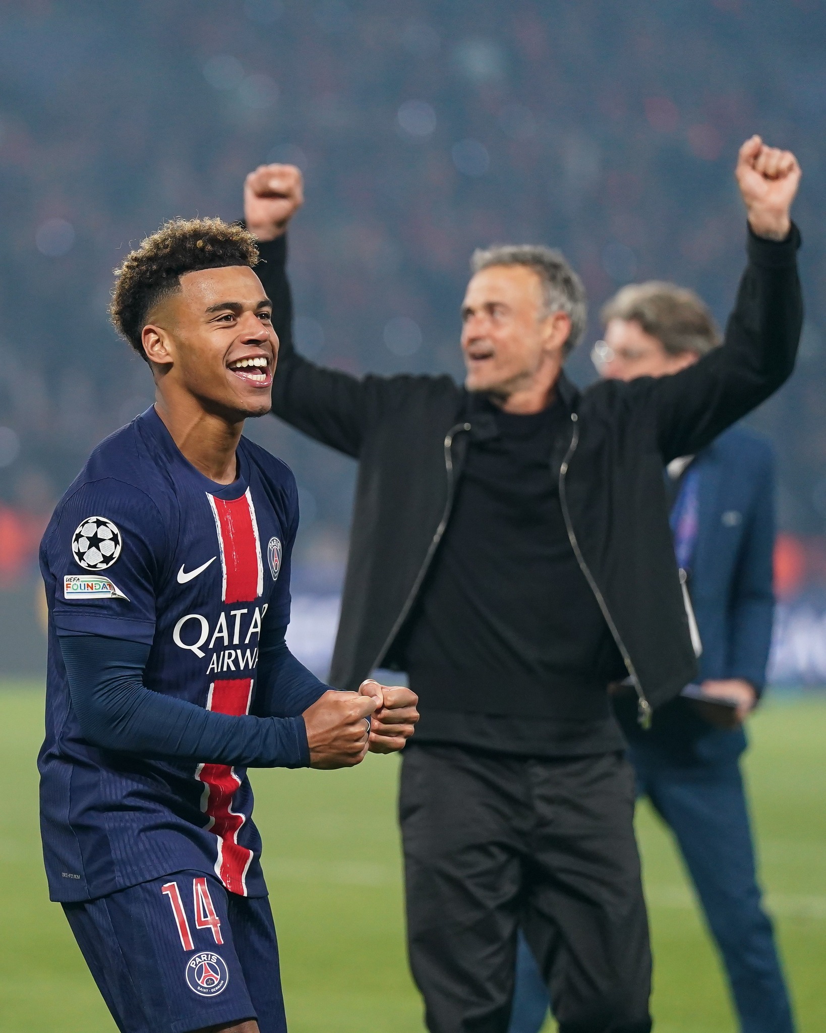 包含欧联赛程吃紧，巴塞罗那今夜防线松动，管理层满意，训练强度明显提升的词条